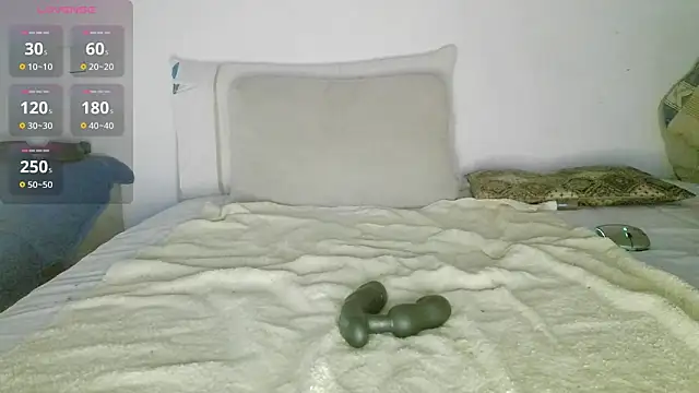 Snapshot of canarito18 chatting on 07-18-26, 01:21 canarito18 online show from 07-18-26, 01:21