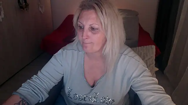 Divineblond online show from 04-01-26, 09:34