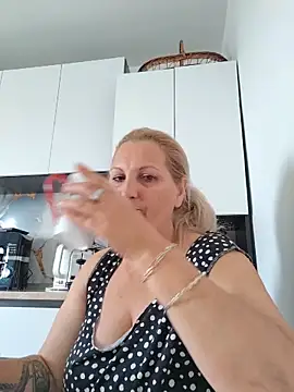 Divineblond online show from 05-11-26, 03:18
