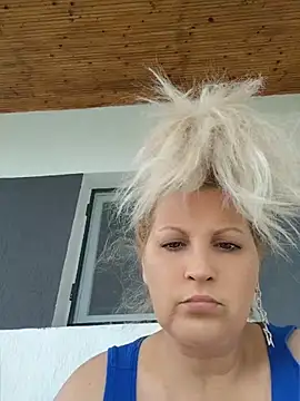 Divineblond online show from 05-12-26, 10:34