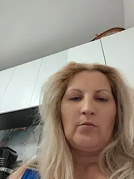 Divineblond online show from 05-13-26, 11:00
