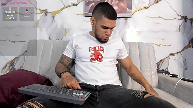 Snapshot of angel__tattoo chatting on 07-08-26, 10:14 angel tattoo online show from 07-08-26, 10:14
