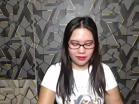 Snapshot of ur_prettychelsie chatting on 06-04-26, 11:27 ur prettychelsie online show from 06-04-26, 11:27