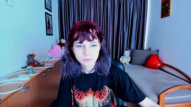 Snapshot of MiniLysii chatting on 05-30-26, 05:37 MiniLysii online show from 05-30-26, 05:37