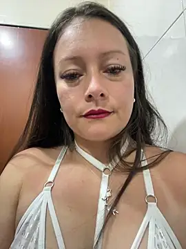 SamiiContreras  online show from 06-03-26, 02:33