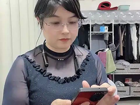 SOPHIA-LXL online show from 05-06-26, 03:06