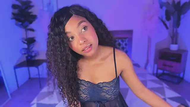 Lynncute online show from 05-02-26, 03:44