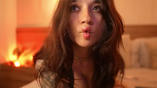 Snapshot of Charlotte_Rossee chatting on 07-28-26, 06:20 Charlotte Rossee online show from 07-28-26, 06:20