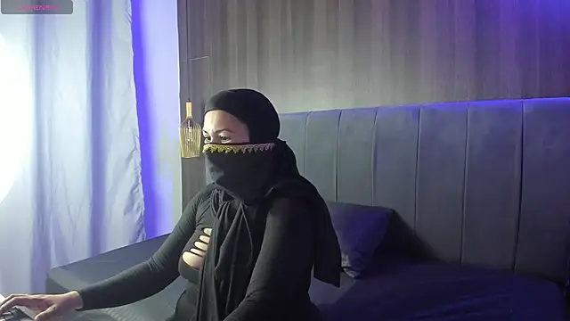 nadia tarik online show from 04-28-26, 01:04