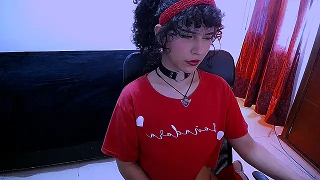Snapshot of Nyxxei chatting on 05-12-26, 08:28 Nyxxei online show from 05-12-26, 08:28