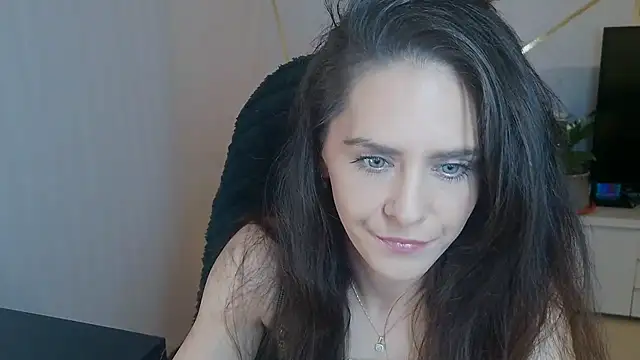 Snapshot of khalessi13 chatting on 05-01-26, 10:25 khalessi13 online show from 05-01-26, 10:25