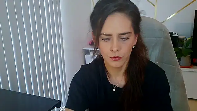 Snapshot of khalessi13 chatting on 05-13-26, 09:50 khalessi13 online show from 05-13-26, 09:50