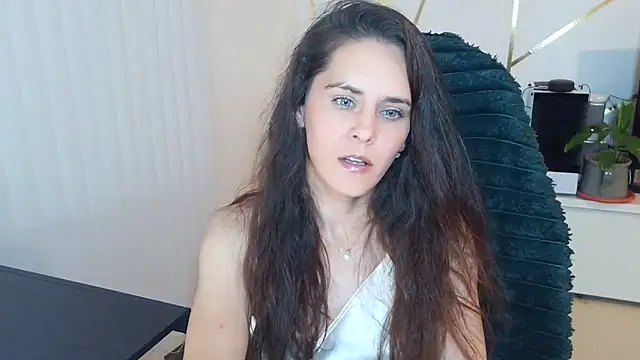 Snapshot of khalessi13 chatting on 06-05-26, 10:26 khalessi13 online show from 06-05-26, 10:26