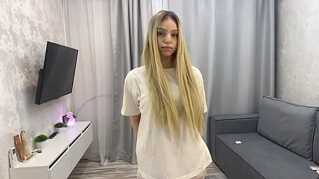 Mooniesiesita online show from 04-24-26, 11:07