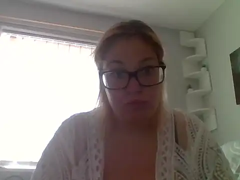 SecretRavenXO online show from 06-05-26, 09:04