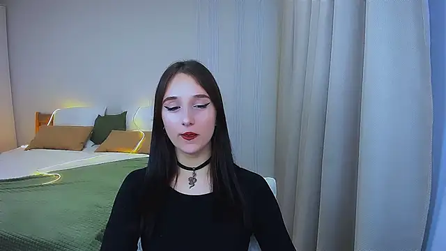 JulietteMonli online show from 06-18-26, 11:25