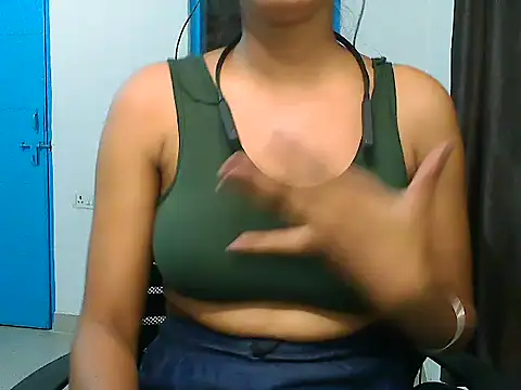 ur sassypriya online show from 06-18-26, 04:33