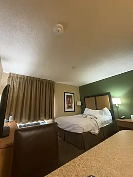 Strawberry256123 online show from 04-25-26, 08:28