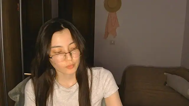 Snapshot of AshleyTropiano chatting on 06-11-26, 04:27 AshleyTropiano online show from 06-11-26, 04:27