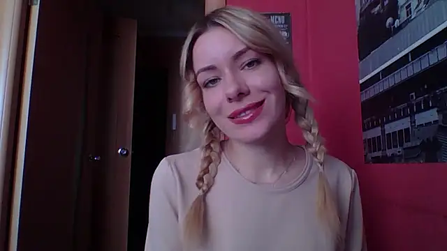 Snapshot of Softy_Aura_ chatting on 05-30-26, 11:40 Softy Aura online show from 05-30-26, 11:40