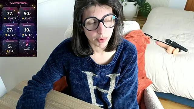 Snapshot of charlieangella chatting on 05-13-26, 07:33 charlieangella online show from 05-13-26, 07:33