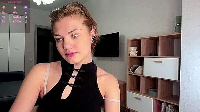 Snapshot of LinaFlamie chatting on 07-17-26, 10:00 LinaFlamie online show from 07-17-26, 10:00