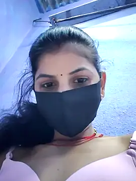 Snapshot of RUHI_1143 chatting on 05-03-26, 12:33 RUHI 1143 online show from 05-03-26, 12:33