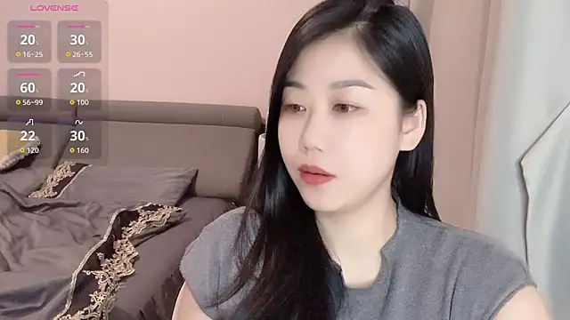 Snapshot of F-Yuwei chatting on 05-30-26, 01:19 F-Yuwei online show from 05-30-26, 01:19
