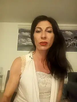 Snapshot of Ambra84 chatting on 05-18-26, 09:53 Ambra84 online show from 05-18-26, 09:53