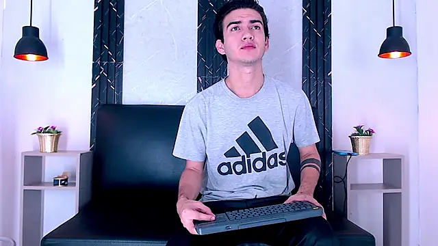 Feiccer Castquer online show from 04-25-26, 11:57