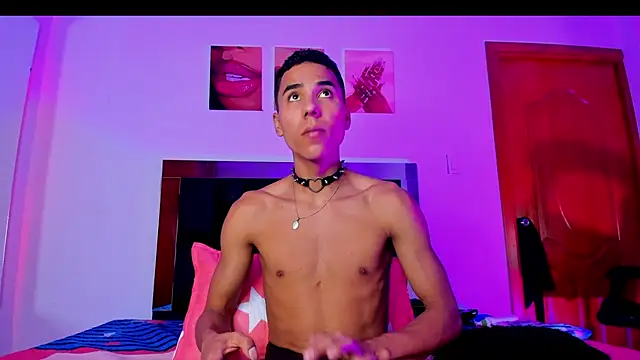 ThiagoSexy005 online show from 06-02-26, 12:34