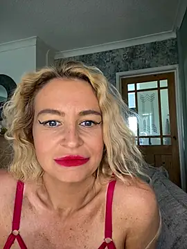 Sophielauren online show from 04-27-26, 09:40