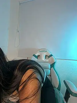 Arianna Toro  online show from 08-05-26, 05:16
