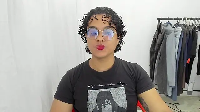 Snapshot of Diane_exotic chatting on 05-08-26, 09:31 Diane exotic online show from 05-08-26, 09:31