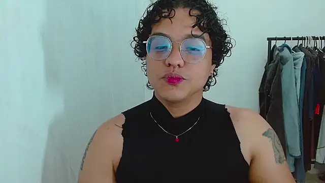 Snapshot of Diane_exotic chatting on 05-11-26, 11:02 Diane exotic online show from 05-11-26, 11:02