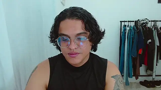 Snapshot of Diane_exotic chatting on 06-09-26, 12:00 Diane exotic online show from 06-09-26, 12:00