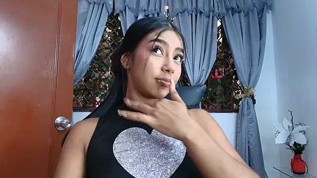 Snapshot of Sofia_Browm chatting on 05-31-26, 08:21 Sofia Browm online show from 05-31-26, 08:21
