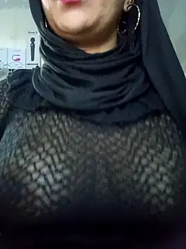 Snapshot of nadia__abaud chatting on 12-24-24, 05:49 nadia abaud online show from 12-24-24, 05:49