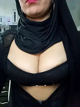 Snapshot of nadia__abaud chatting on 12-30-24, 03:14 nadia abaud online show from 12-30-24, 03:14