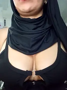 Snapshot of nadia__abaud chatting on 01-02-25, 05:14 nadia abaud online show from 01-02-25, 05:14