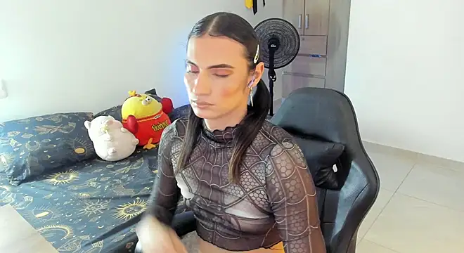 Snapshot of _shantallskinny_ chatting on 05-17-26, 03:59 shantallskinny online show from 05-17-26, 03:59