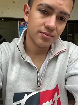 Snapshot of santiagoo_madrid chatting on 04-25-26, 04:48 santiagoo madrid online show from 04-25-26, 04:48