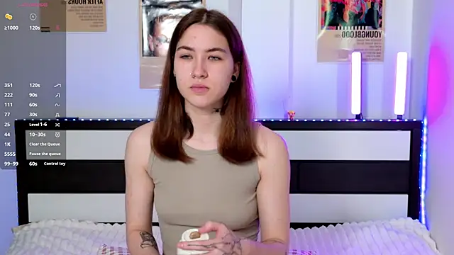 Snapshot of EvaAndLuna chatting on 05-14-26, 01:34 EvaAndLuna online show from 05-14-26, 01:34