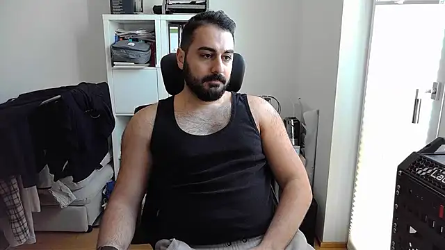 Snapshot of Voyagercam chatting on 04-25-26, 11:57 Voyagercam online show from 04-25-26, 11:57