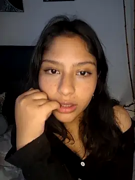 Snapshot of vaioletpoet chatting on 06-18-26, 05:39 vaioletpoet online show from 06-18-26, 05:39