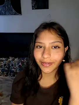 Snapshot of vaioletpoet chatting on 06-21-26, 05:15 vaioletpoet online show from 06-21-26, 05:15