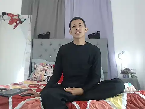 PhillipCox online show from 06-25-26, 12:20