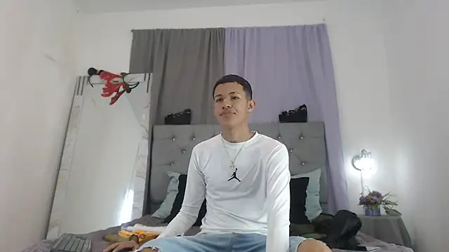PhillipCox online show from 06-26-26, 12:20