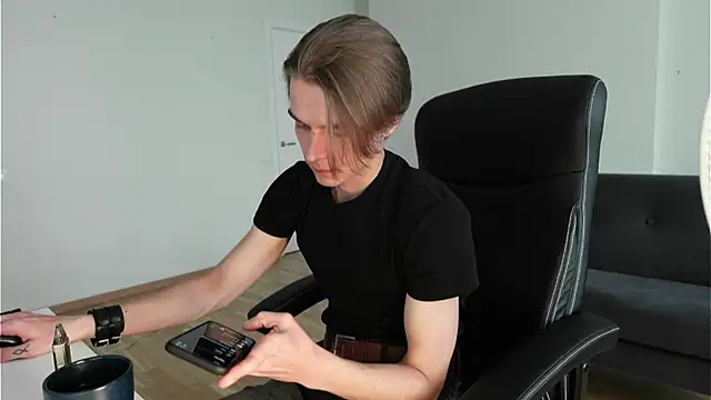 Snapshot of David_Heath chatting on 06-14-26, 01:46 David Heath online show from 06-14-26, 01:46