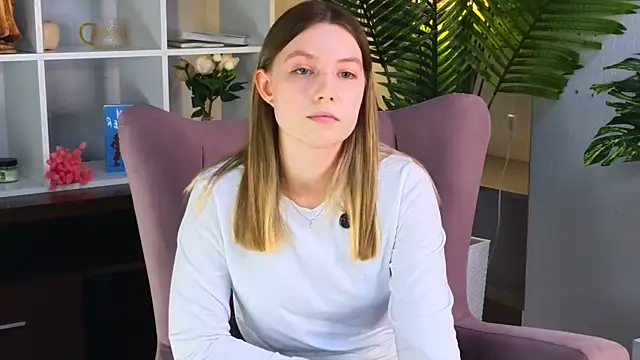 RebeccaAzim online show from 04-28-26, 12:43